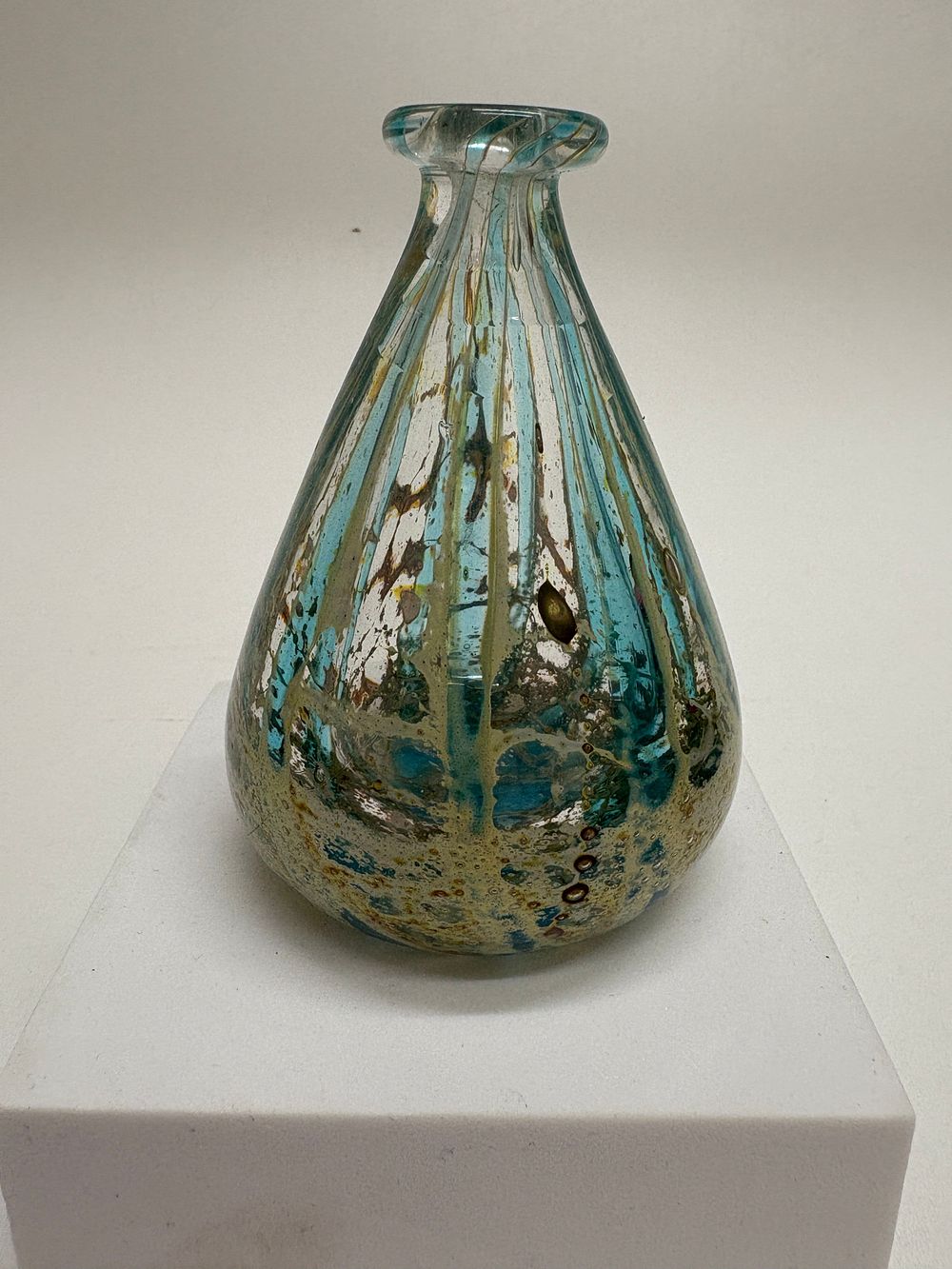 Lot 641: A Mdina Glass Striated Art Glass Vase