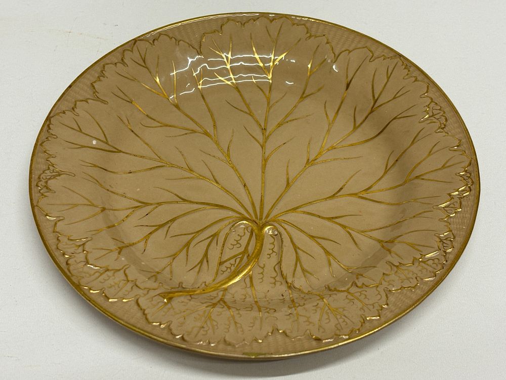 Lot 42: A Wedgwood Early 19th Century Drabware Gold Leaf Dessert Plate