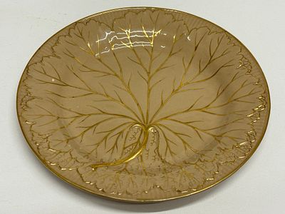 A Wedgwood Early 19th Century Drabware Gold Leaf Dessert Plate. A single Wedgwood Drabware 