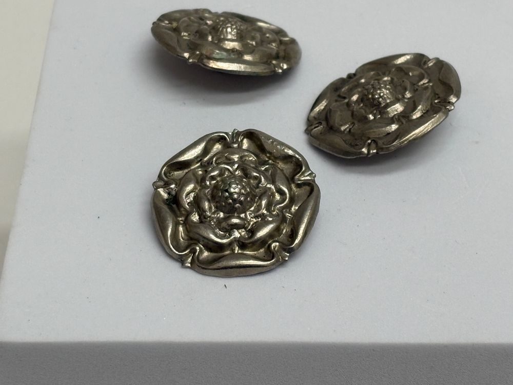 Lot 72: A Trio of 49th (West Riding) Infantry Division Metal Formation Badges