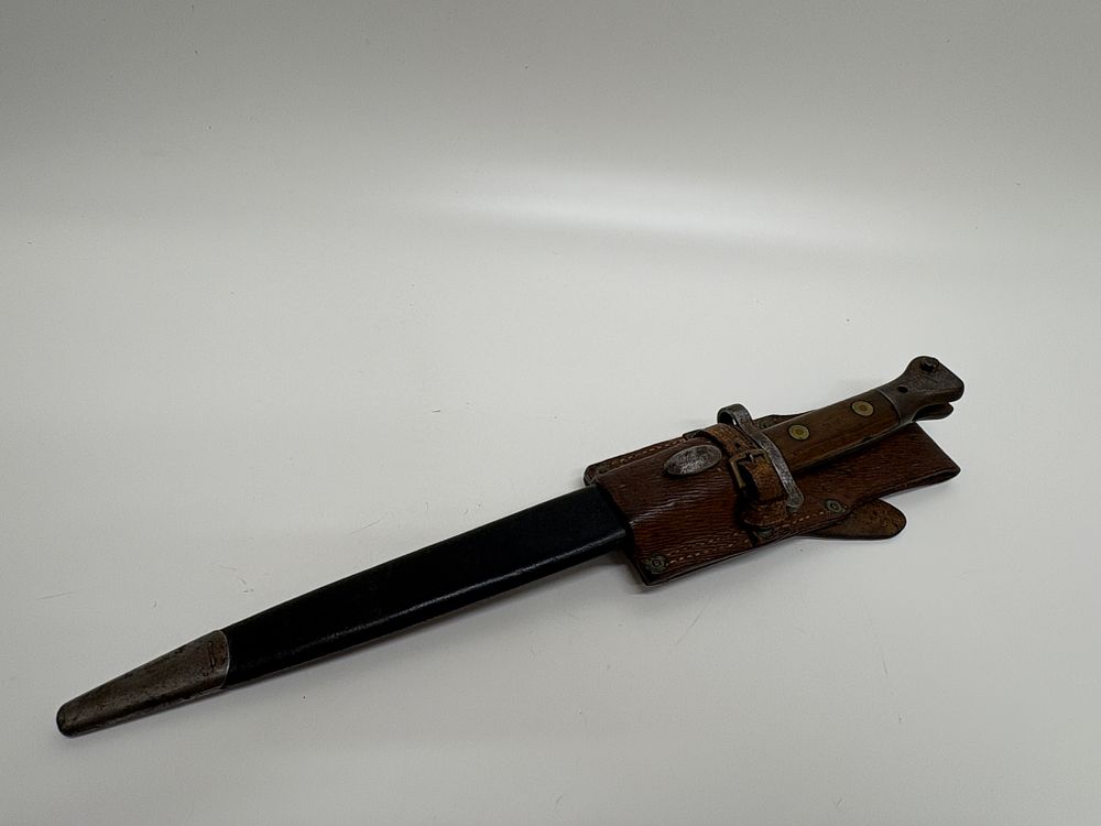 Lot 665: British Pattern 1888 MkII Lee Metford Bayonet