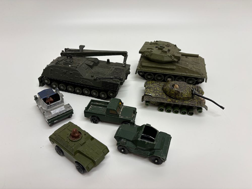 Lot 669: A Collection of Vintage Dinky and Matchbox Die-Cast Military Vehicles including a Leopard Recovery Tank No. 699