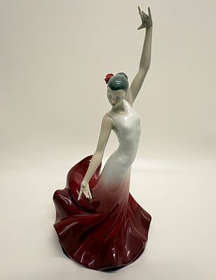 Lladro Glazed Porcelain Figurine of a Flamenco Dancer. A glazed porcelain figurine depicting a 