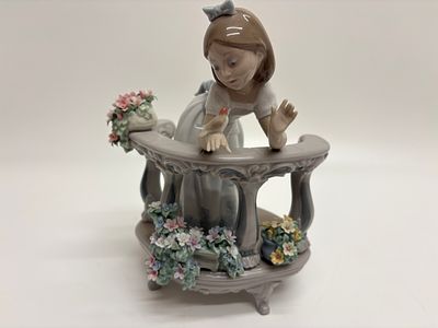 Lladr&oacute; Morning Song Glazed Porcelain Figurine, Model 06658, 1999. Produced by the renowned 