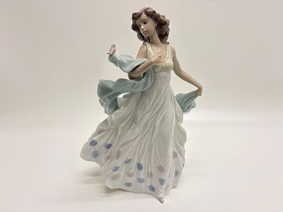 Lladr&oacute;, Summer Serenade (Model 6193). A fine Lladr&oacute; glazed porcelain figurine titled Summer 