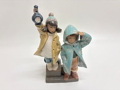 Lladr&oacute;, Ahoy There (Model 2173). A Lladr&oacute; gres porcelain figurine titled Ahoy There (model 