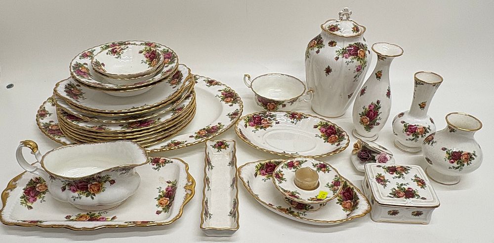 Lot 14: Royal Albert Bone China Dinner and Decorative Service, Old Country Roses, 20th Century