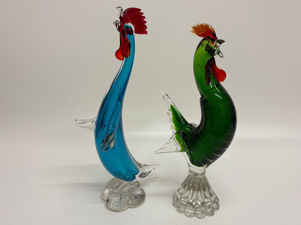 Lot 635: A Pair of Murano Style Hand-Blown Art Glass Rooster Figurines