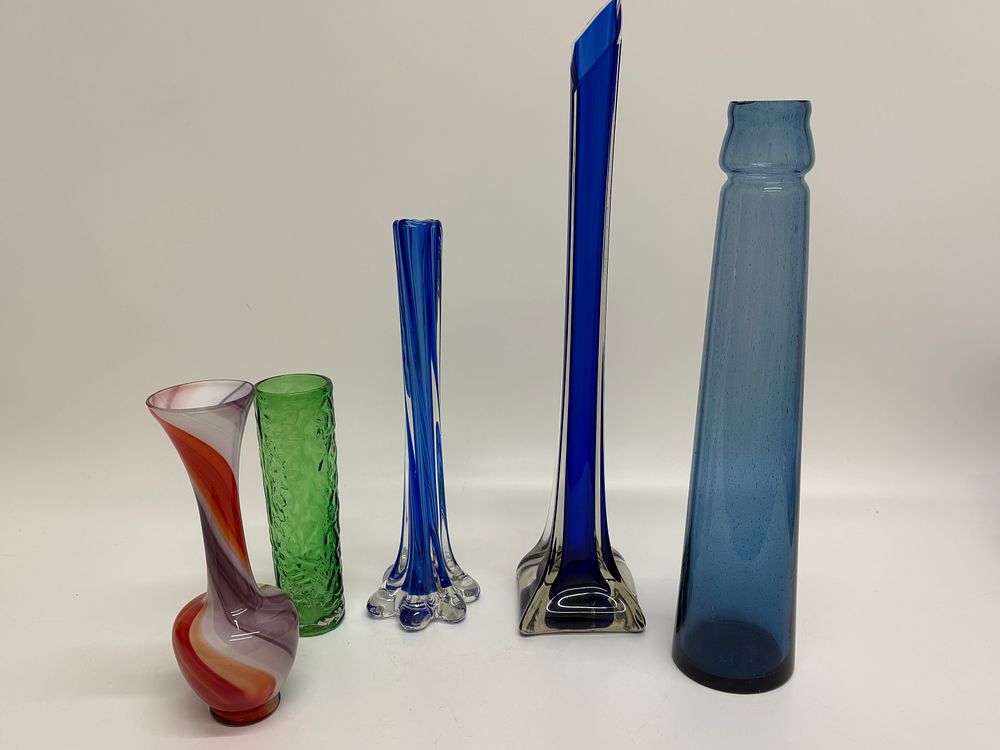 Lot 641: A Collection of Five Mid-Century Modern Art Glass Vases
