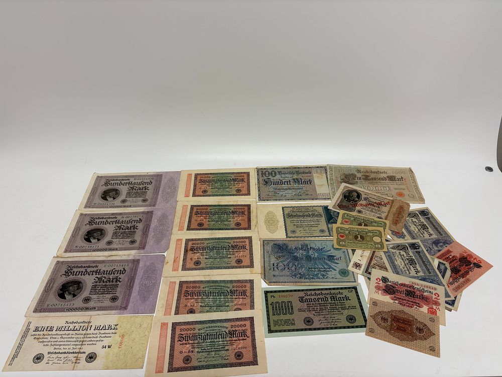 Lot 674: A Collection of German Reichsbank and Loan Office Banknotes, circa 1908-1923