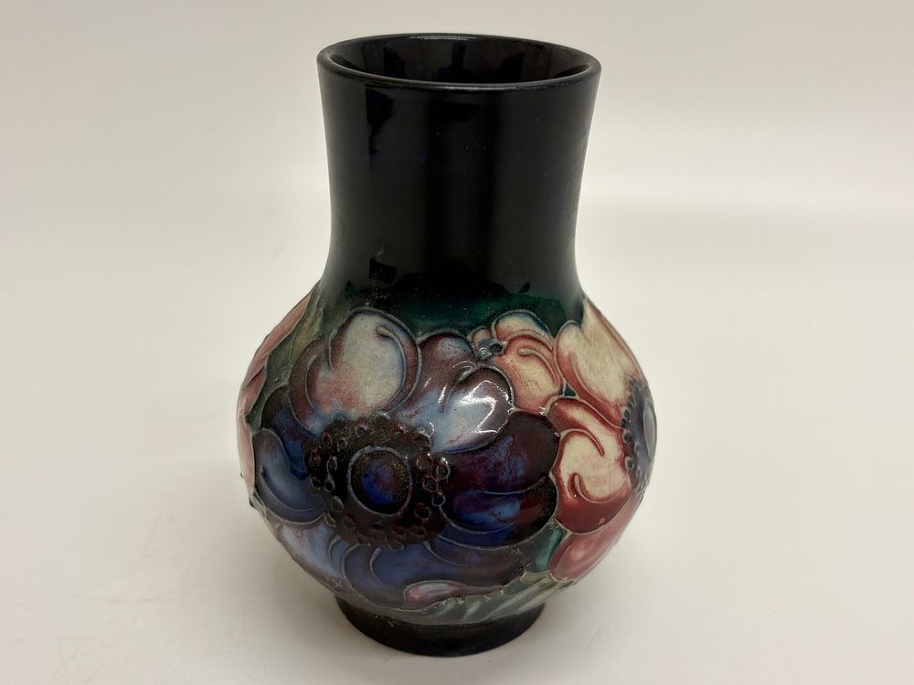 Lot 190: Moorcroft Pottery Anemone Pattern Small Vase
