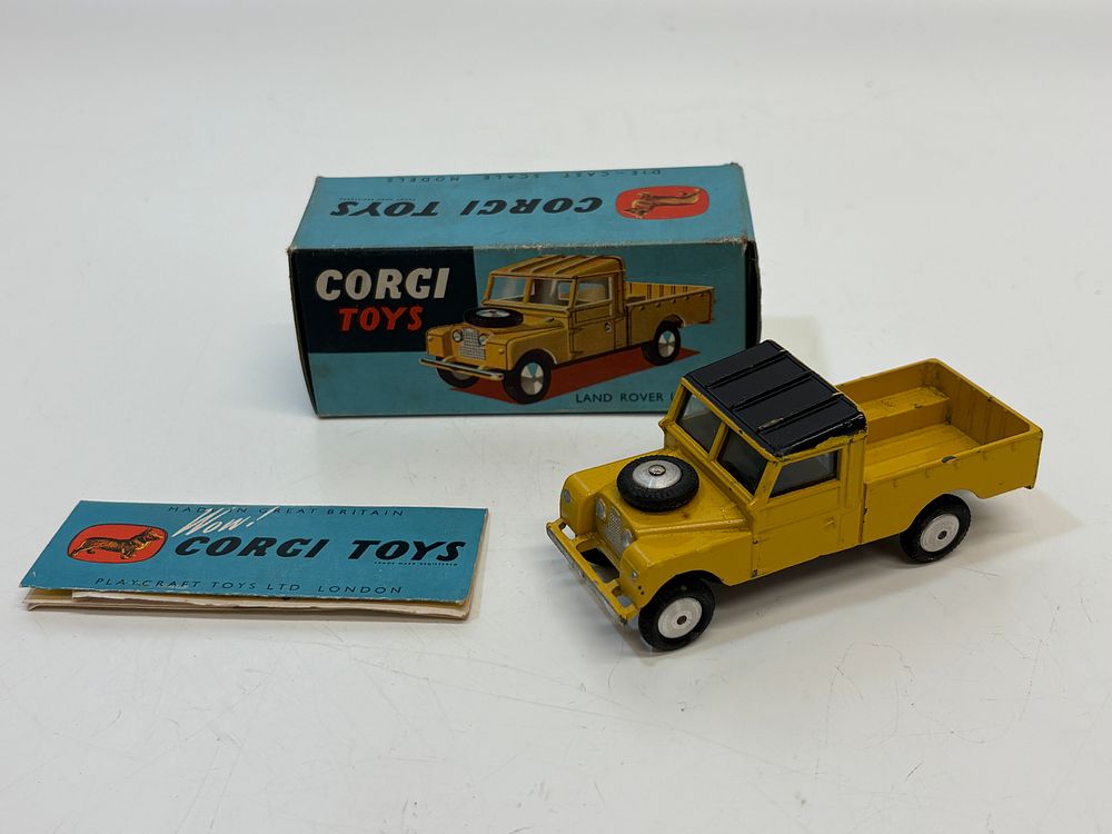 Lot 202: Corgi Toys Land Rover 109 Inch Wheelbase Pickup Truck Model 406 with Original Box