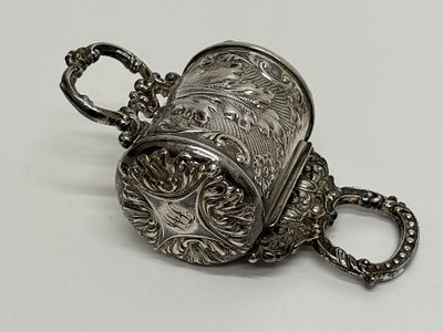 A Victorian Pairpoint Manufacturing Company Silver Plated Retractable Razor Strop Pattern 2855. A 