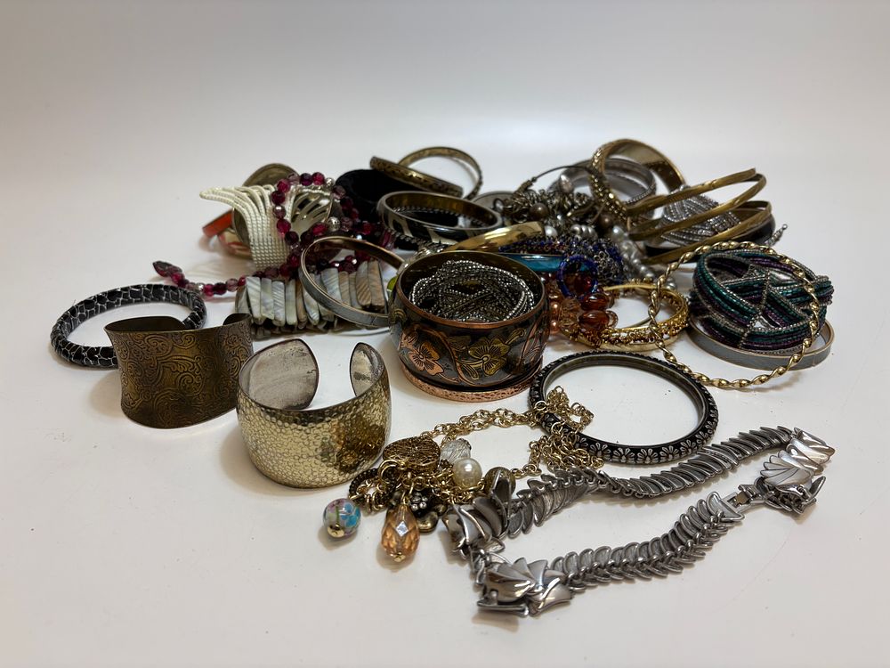 Lot 494: A Collection of Vintage and Contemporary Costume Jewellery Bracelets and Necklaces