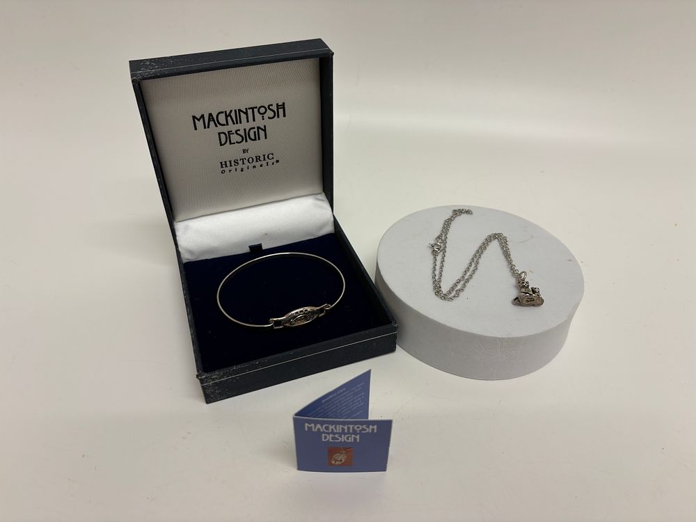 Lot 1b: Silver Mackintosh Geometric Bracelet & Silver Cat & Kitten Pendant Necklace circa 12g