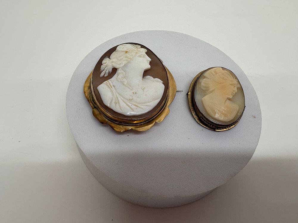 Lot 2A: Two Antique Shell Cameo Brooches in Yellow Metal Mounts