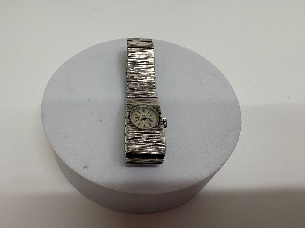 Lot 2C: Imado Sterling Silver Ladies Manual Wind Bracelet Watch 1975