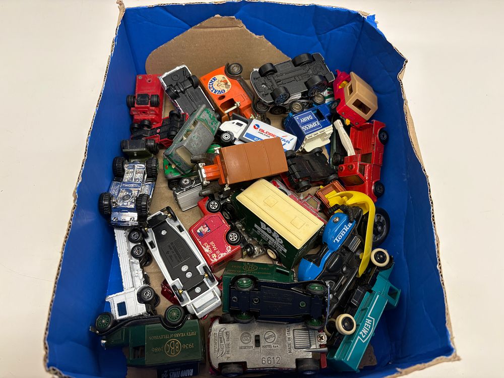 Lot 538: A Collection of Vintage Die-Cast Toy Vehicles Including Lledo Days Gone Matchbox and Mattel