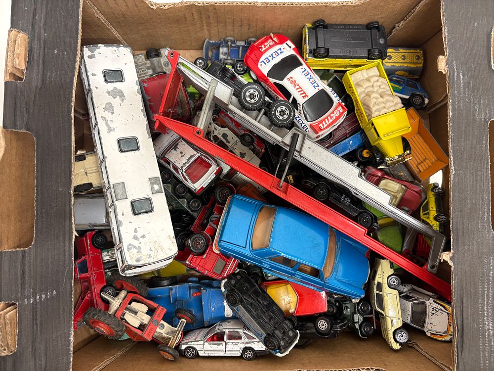 Lot 543: A Collection of Vintage Die-cast Toy Vehicles including Corgi, Matchbox, and Siku