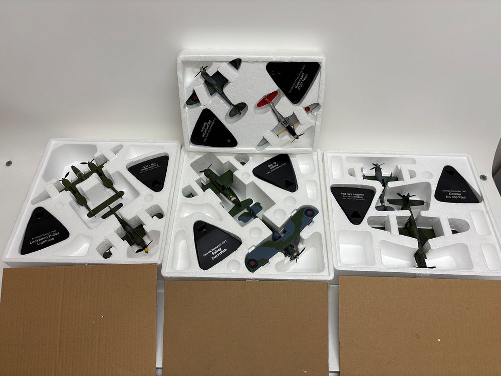Lot 553: A Collection of Atlas Editions Die-cast Military Aircraft Model Sets