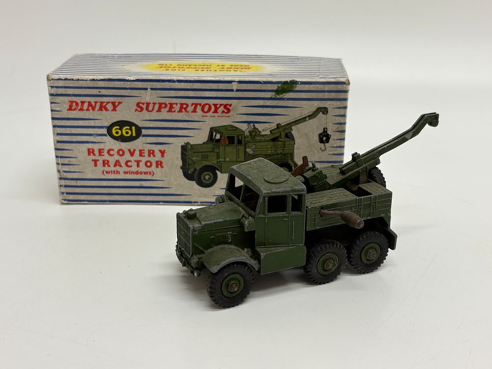 Lot 568: Dinky Supertoys 661 Recovery Tractor with Windows and Original Box