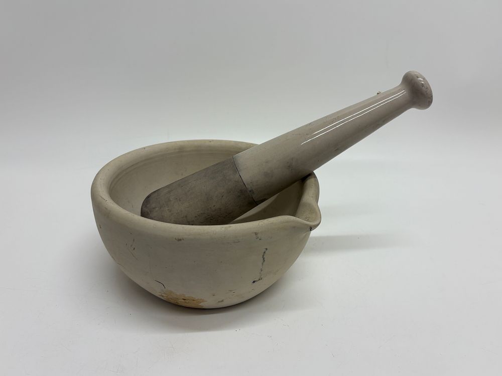Lot 578: A Large Vitrified Ceramic Acid Proof Apothecary Mortar and Pestle