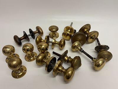 A Collection of Antique and Vintage Brass Door Furniture. A collection of antique and vintage 