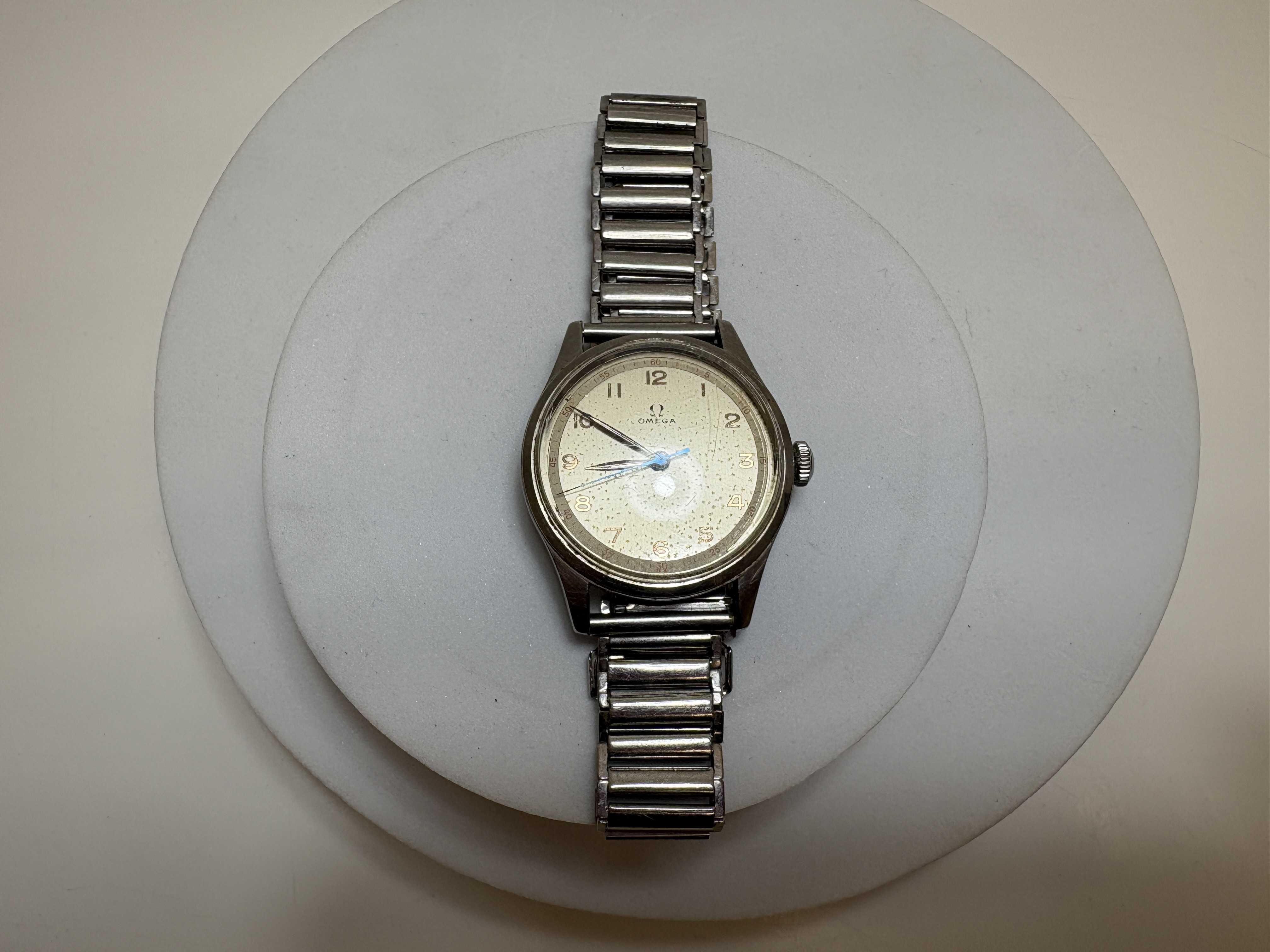 Omega stainless steel manual wind wristwatch circa 1940s