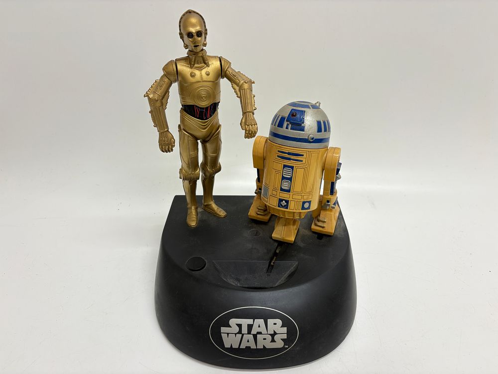 Lot 498: Thinkway Toys Star Wars C-3PO and R2-D2 Electronic Talking Action Bank