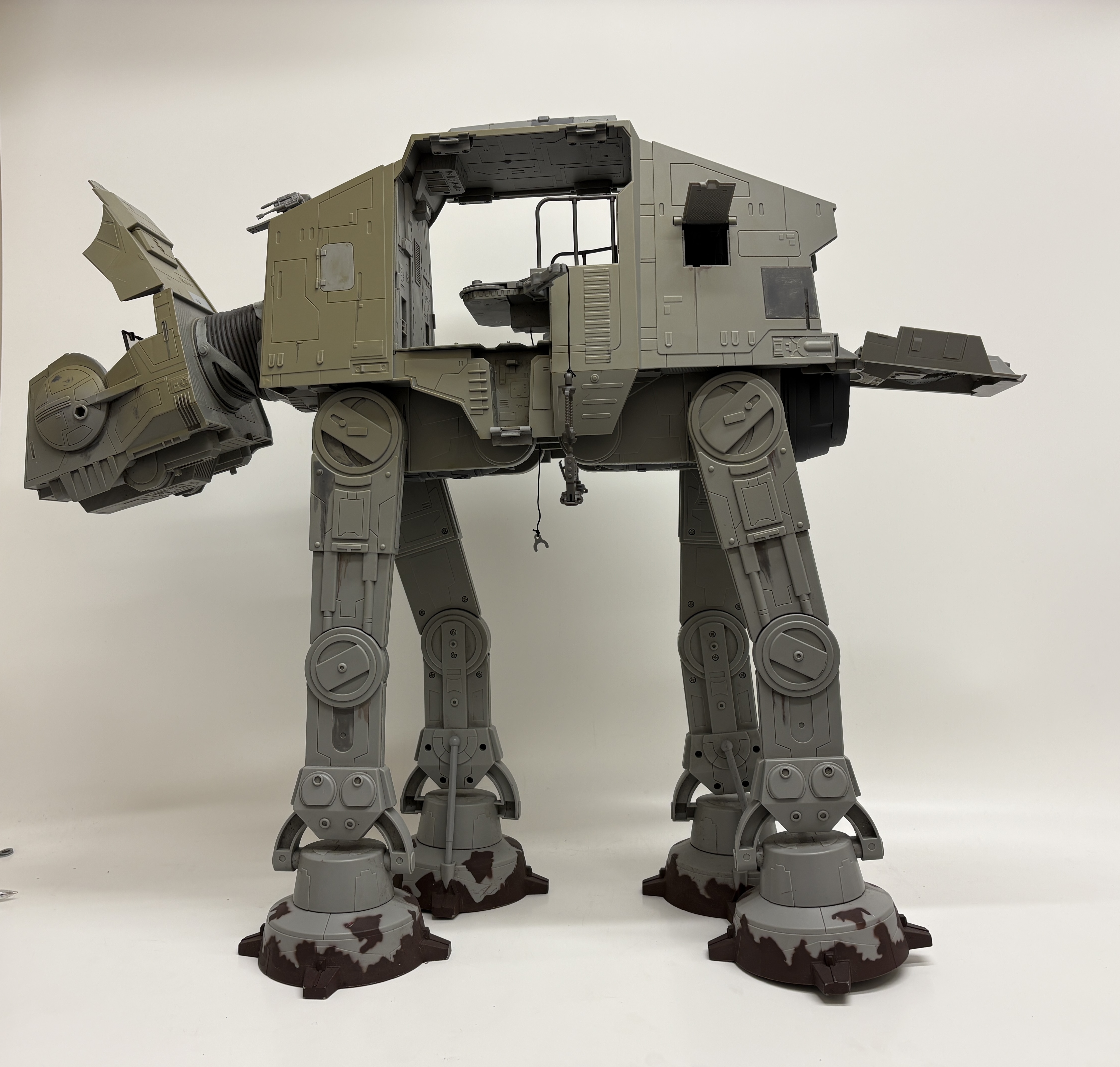 The Large 24 Inch Hasbro Star Wars The Vintage Collection AT-AT Walker - rare muddy feet version