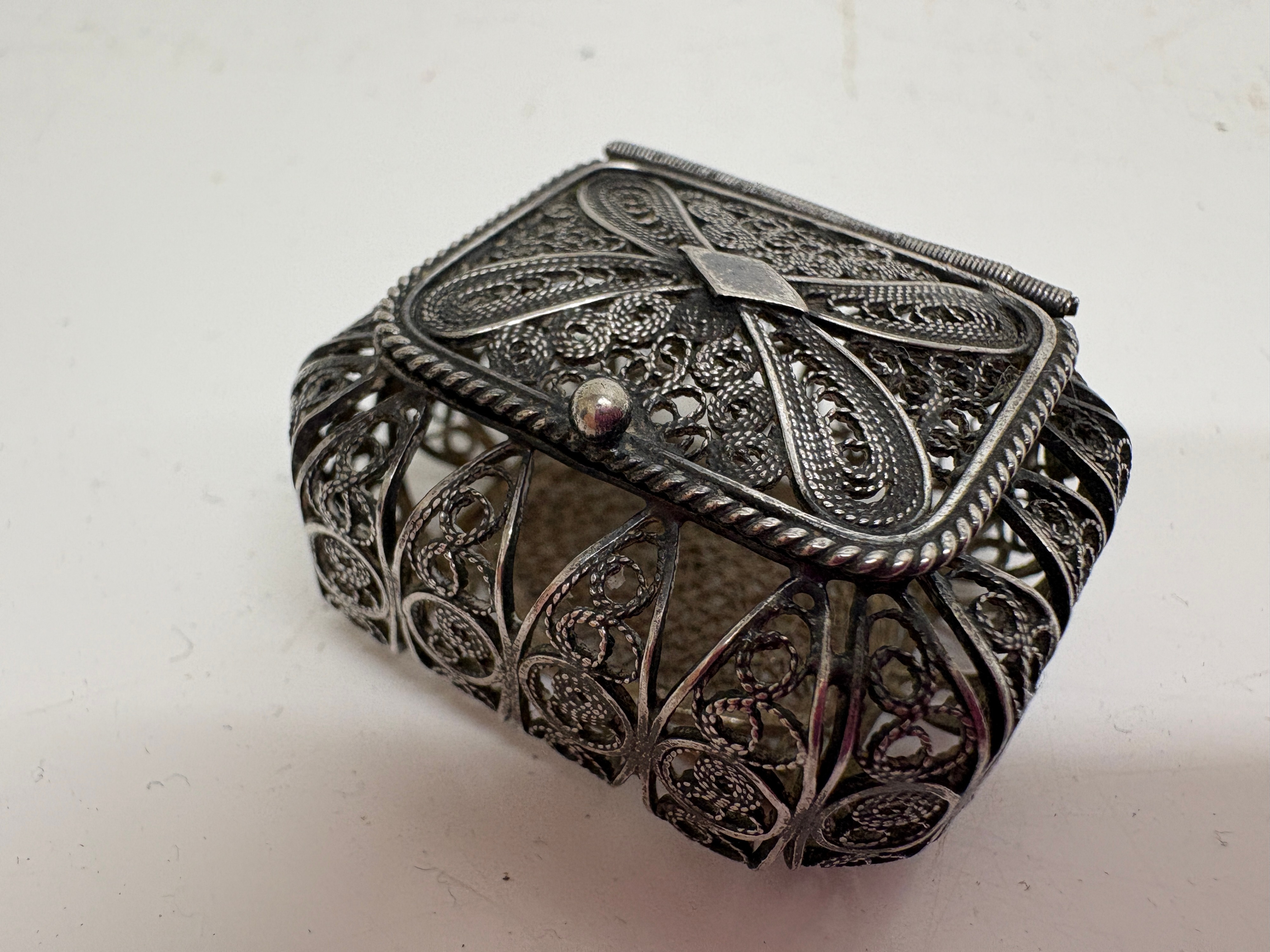 A Sterling Silver Filigree Trinket Box circa 12g