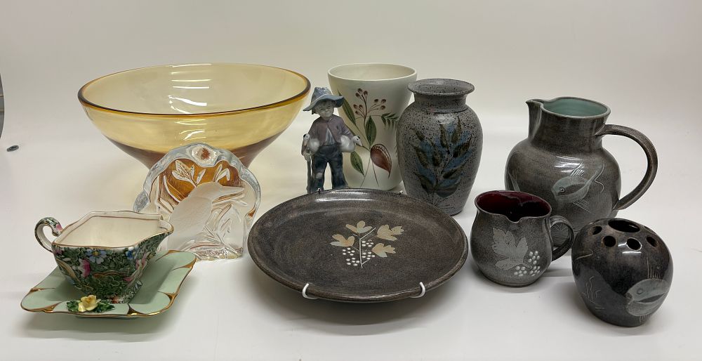 Lot 596: A Collection of Ten Decorative Ceramics and Glassware