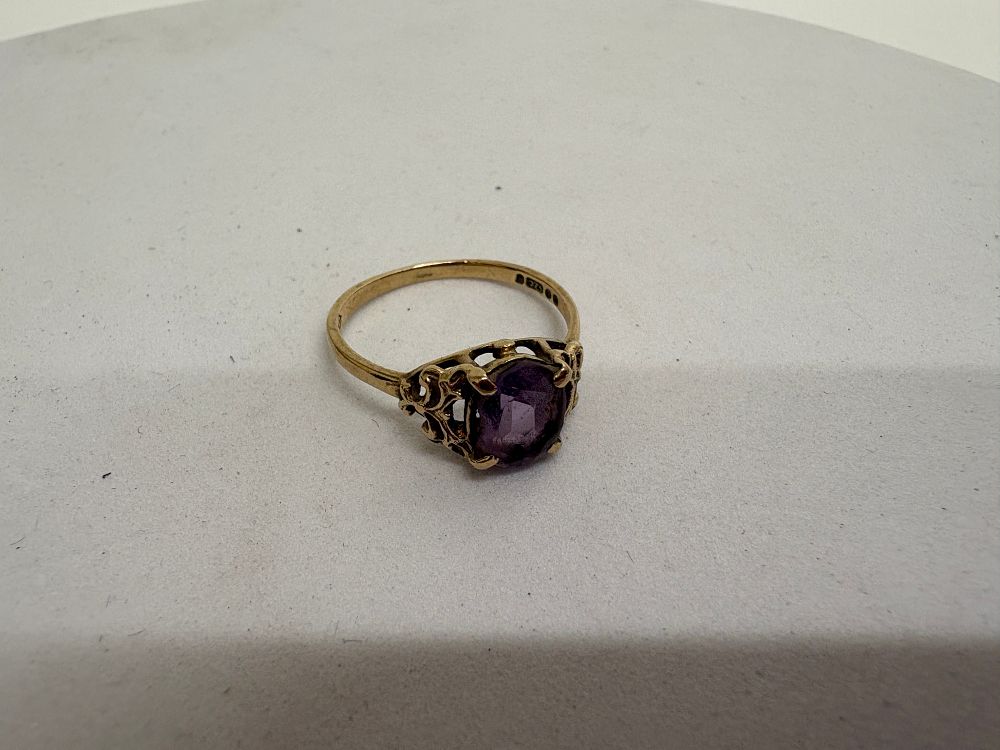 Lot 38: A 9 Carat Gold Amethyst Dress Ring gross circa 1.83g
