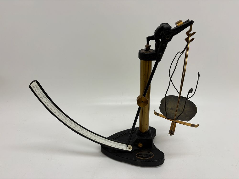 Lot 496: A Vintage Griffin & Tatlock Ltd. Scientific Lever Arm Quadrant Balance Scale