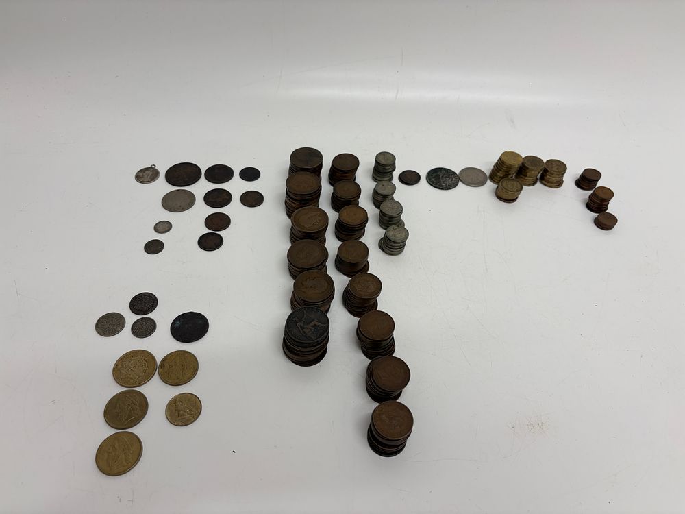 Lot 185: A Collection of UK Pre-decimal and World Coins
