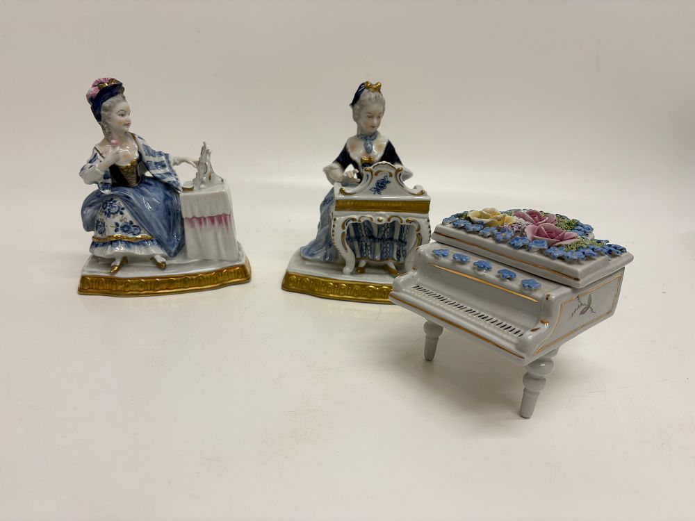 Lot 355: A Trio of Unterweissbach Porcelain Figurines and a Floral Encrusted Piano Trinket Box