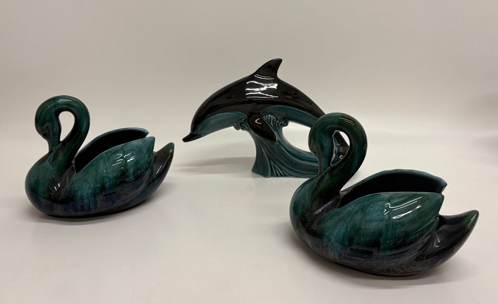 Lot 361: A Trio of Blue Canyon Ceramic Animal Figures
