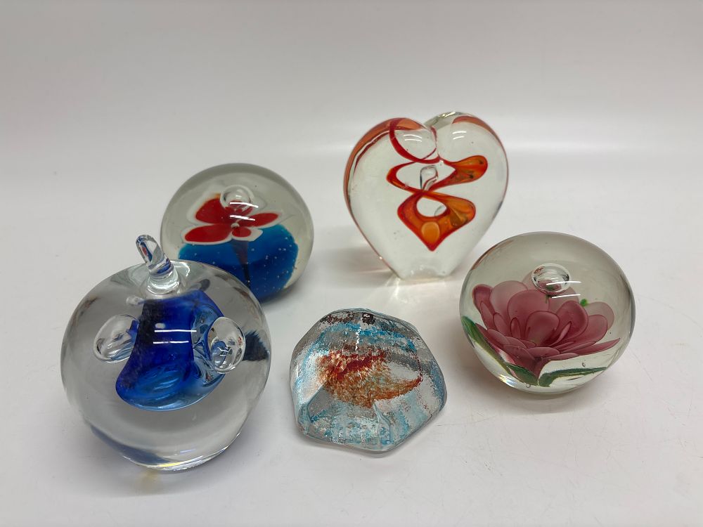 Lot 370: An Assortment of Decorative Art Glass Paperweights