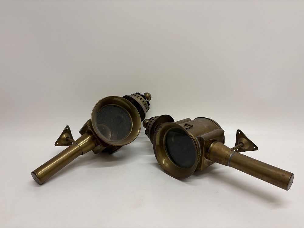 Lot 377: A Pair of Brass Carriage or Veteran Motor Car Side Lamps
