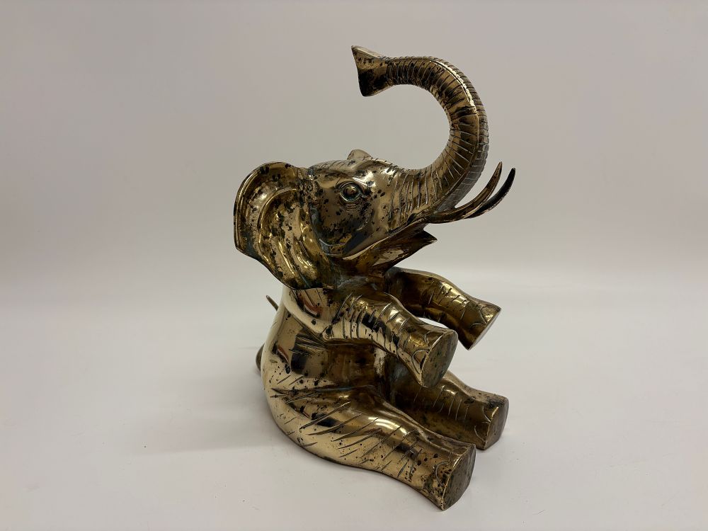 Lot 477: Vintage Cast Brass Figurine of a Sitting Elephant 3.75kilos height 30cm
