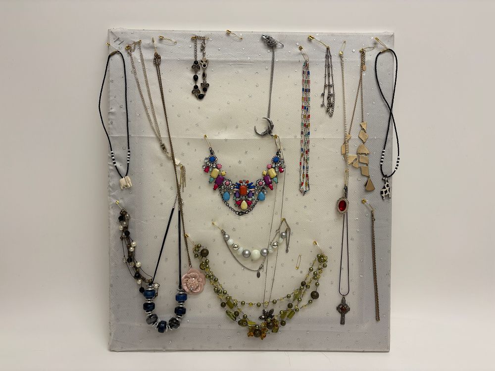 Lot 484: An Assortment of Contemporary Costume and Fashion Necklaces