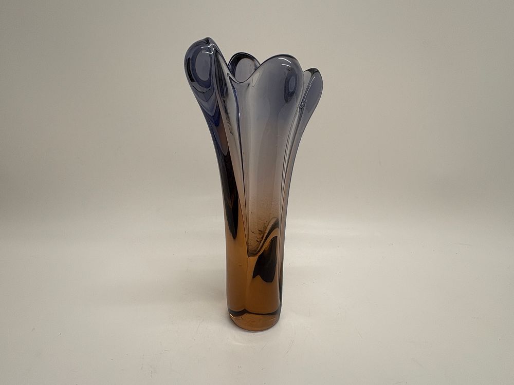 Lot 219: A Mid-Century Sommerso Art Glass Swung Vase 34cm tall
