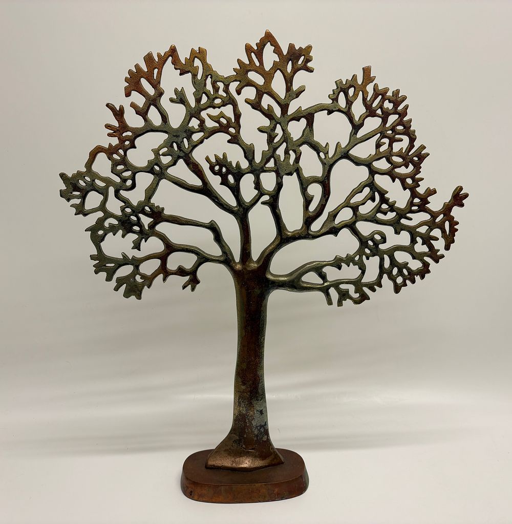Lot 407: A large cast metal tree sculpture with openwork canopy 63cm tall