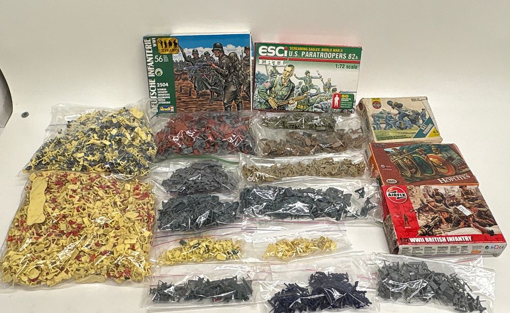 Lot 563: A Collection of Vintage 1/72 Scale Plastic Military and Historical Figures Including Boxed Sets by Revell, ESCI/Ertl, and Airfix