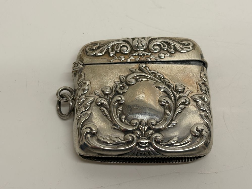 Lot 55: Sterling Silver Vesta Case 35g