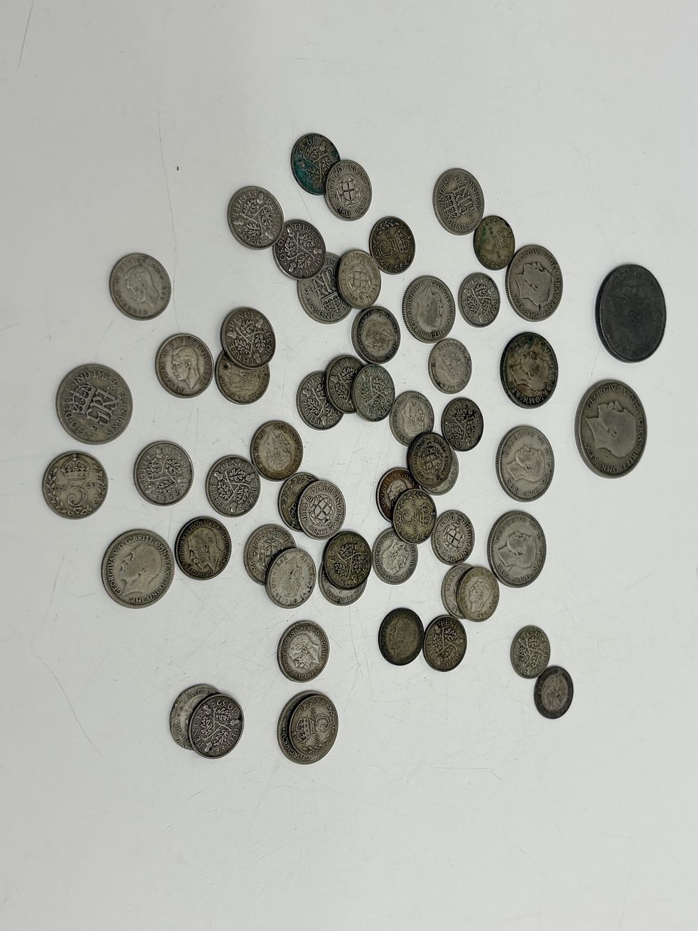 Lot 71: A Collection of UK George V and George VI etc 50% Silver Coins circa 129g