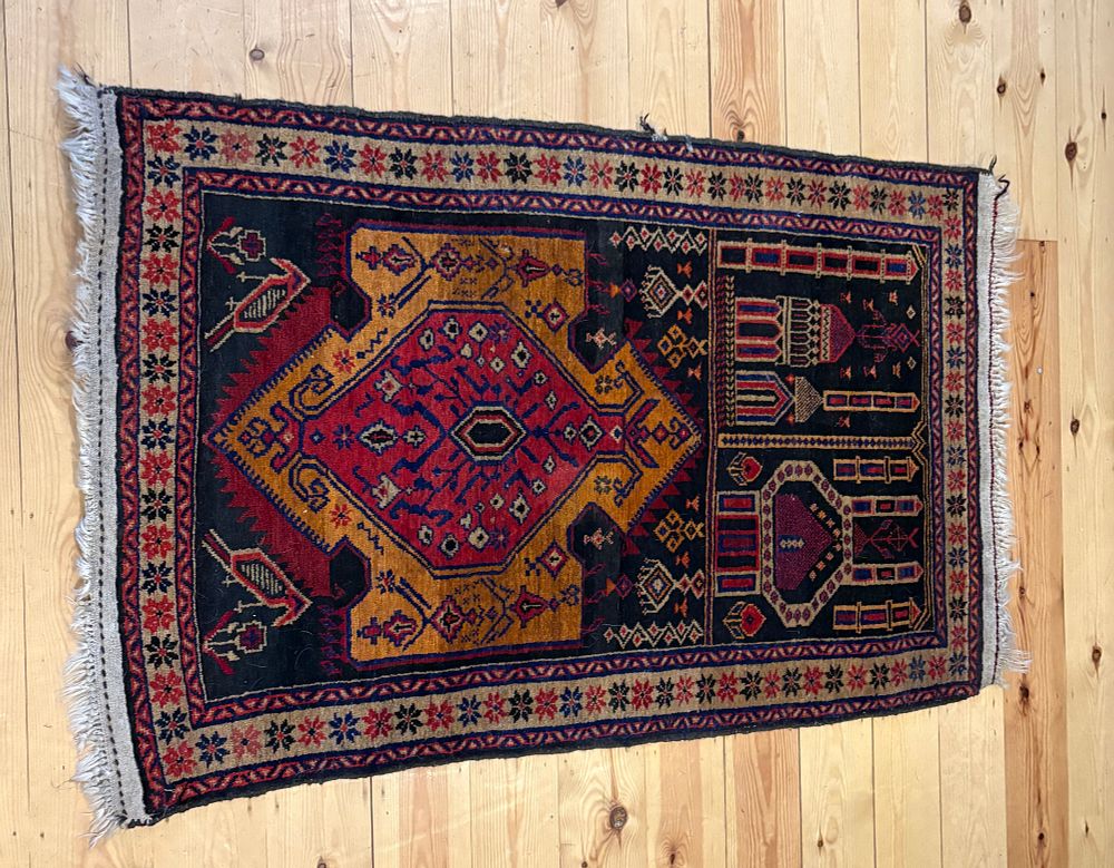 Lot 664: An Afghan Baluch Hand-Knotted Wool Prayer Rug 3ft x 4ft 8"