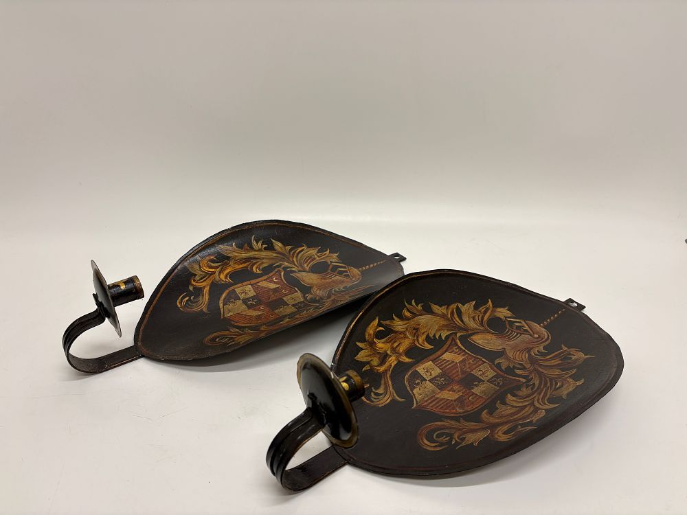 Lot 690: A Pair of Hand Painted Heraldic Shield Wall Sconces by Winston Yeatts of Warwickshire Dated 1996