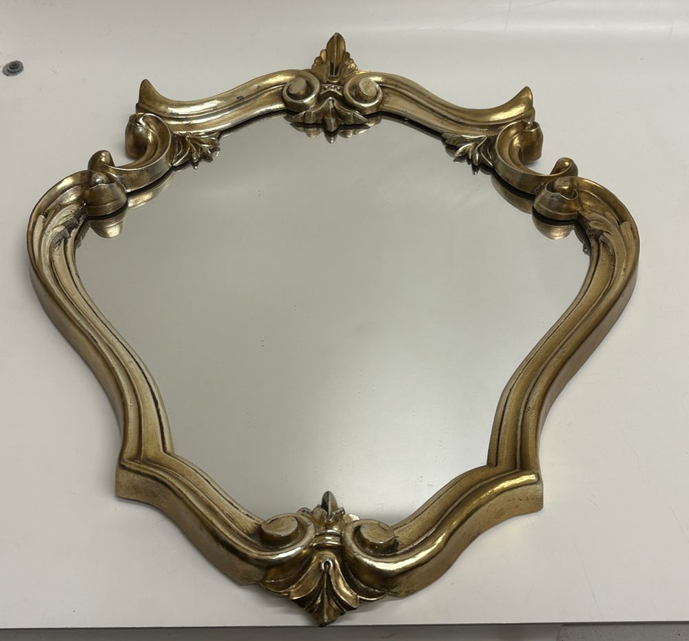 Lot 109: 20th Century Italian Style Gilt Composite Rococo Revival Wall Mirror