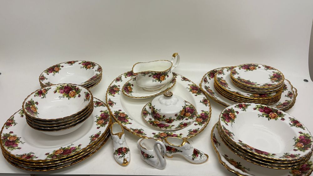 Lot 230: A Collection of Royal Albert Old Country Roses Pattern Porcelain Tableware
